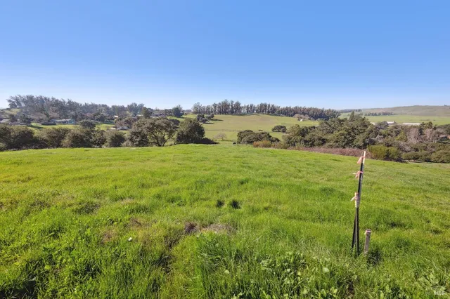 $645,000 | 21 Valen Way, Petaluma, CA 94952