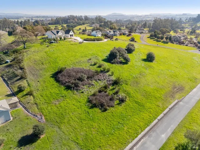 $645,000 | 21 Valen Way, Petaluma, CA 94952