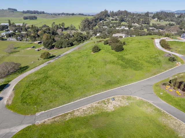 $645,000 | 21 Valen Way, Petaluma, CA 94952