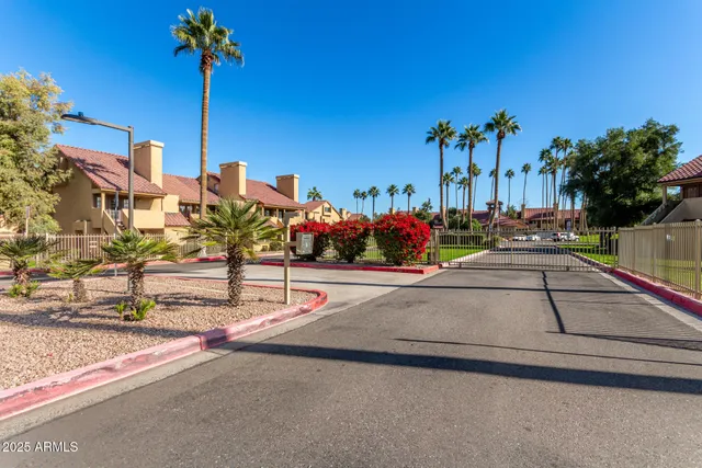 $240,000 | 4901 South Calle Los Cerros Drive, Unit 233, Tempe, AZ 85282
