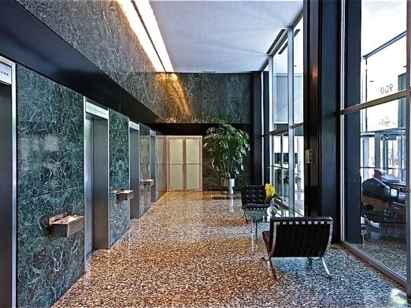 900 North Lake Shore Drive, Unit 1211 Chicago, IL 60611 - Photo 28 of 37 a living room with furniture