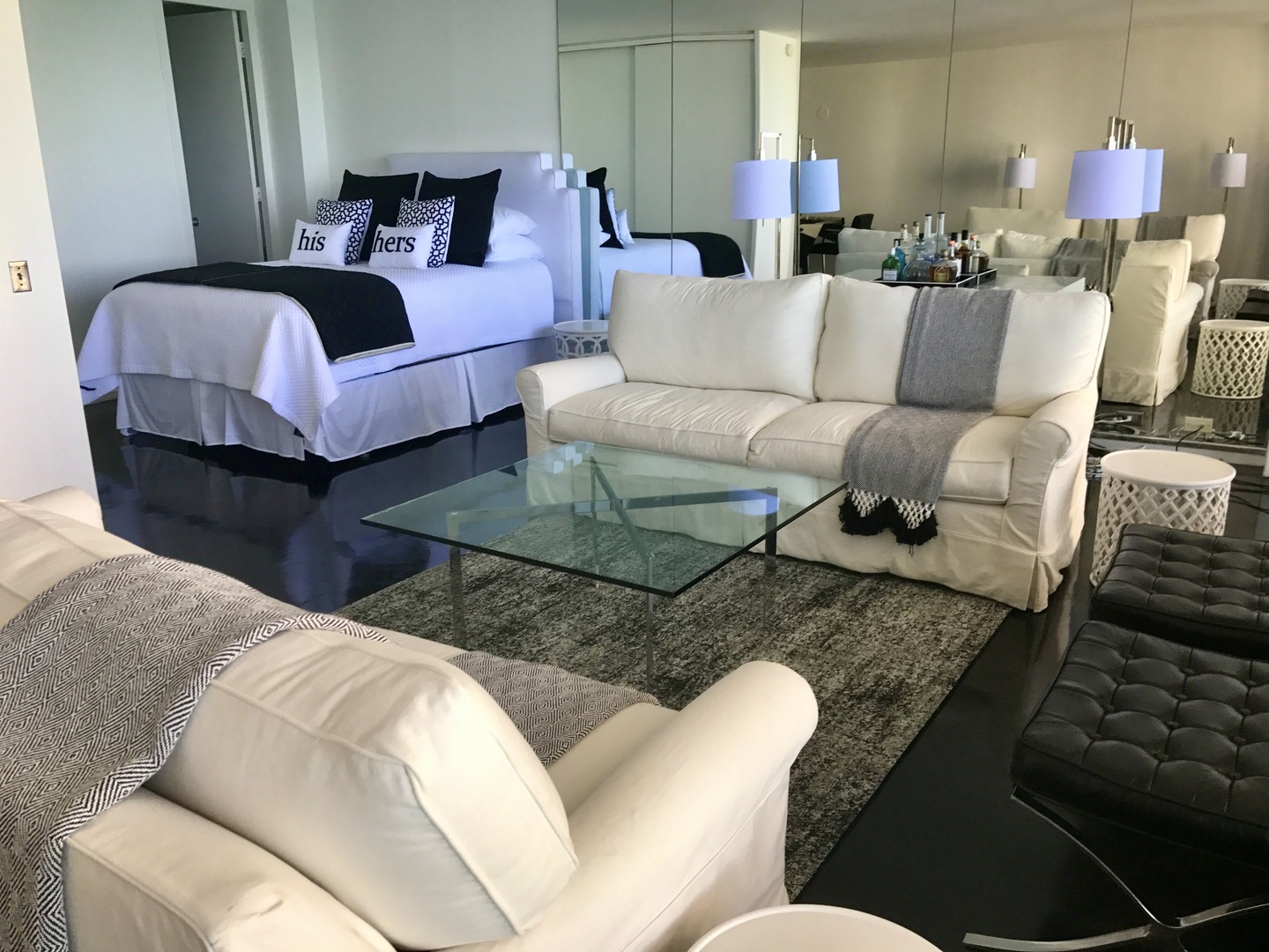 900 North Lake Shore Drive, Unit 1211 Chicago, IL 60611 - Photo 5 of 37 a living room with furniture and a couch