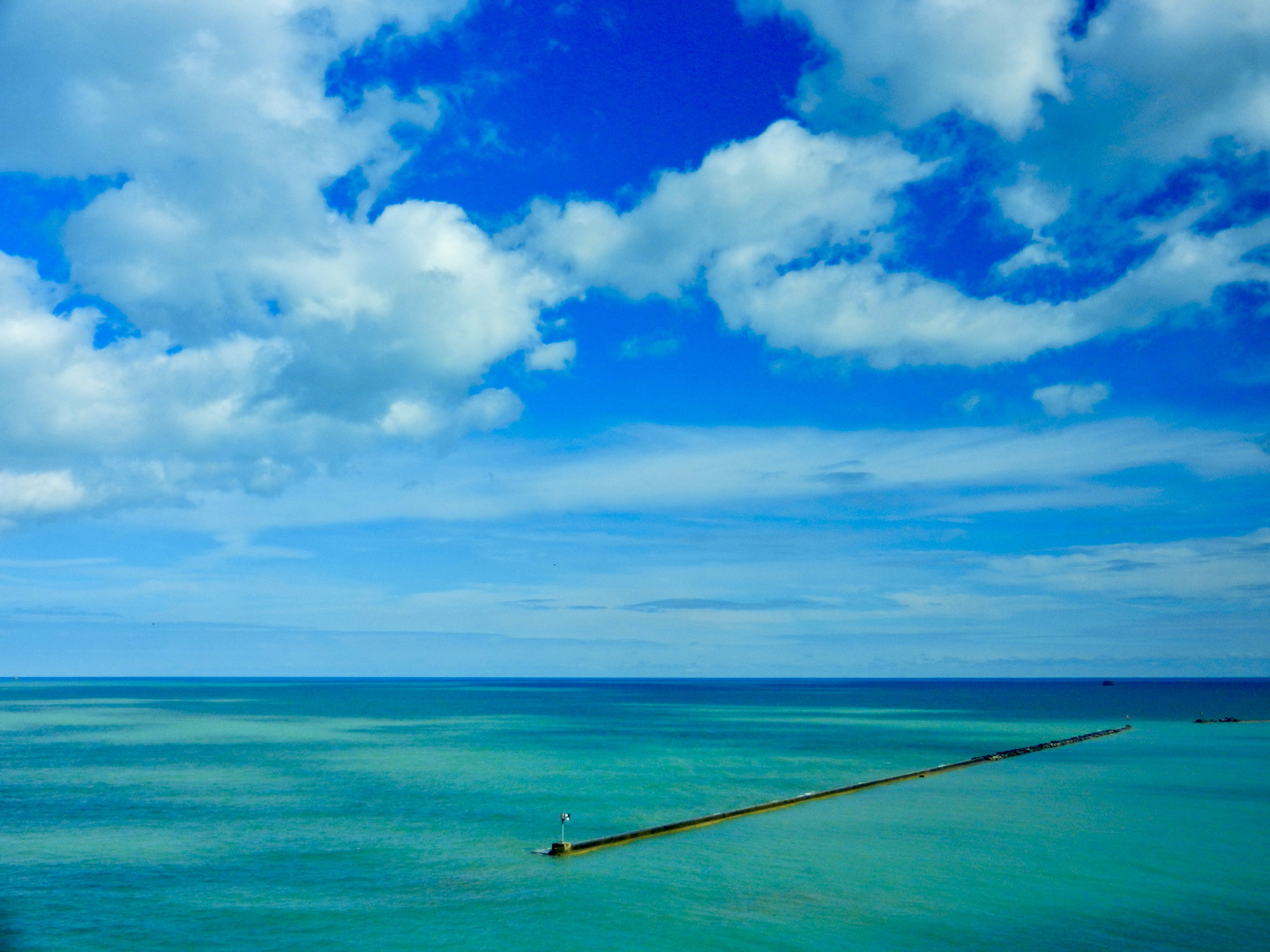900 North Lake Shore Drive, Unit 1211 Chicago, IL 60611 - Photo 10 of 37 a view of a big yard
