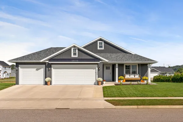 $525,000 | 1605 Waxwing Street, Holmen, WI 54636