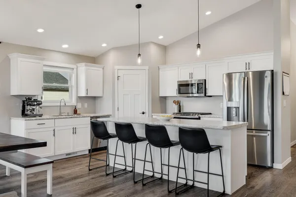 $525,000 | 1605 Waxwing Street, Holmen, WI 54636