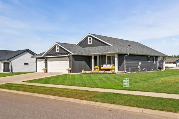 $525,000 | 1605 Waxwing Street, Holmen, WI 54636