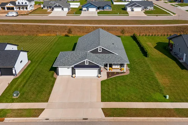 $525,000 | 1605 Waxwing Street, Holmen, WI 54636