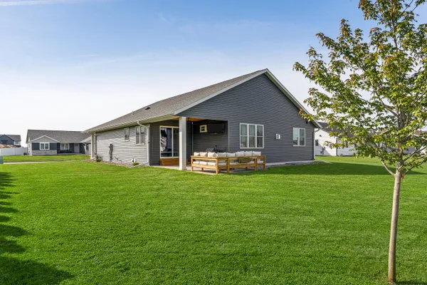 $525,000 | 1605 Waxwing Street, Holmen, WI 54636