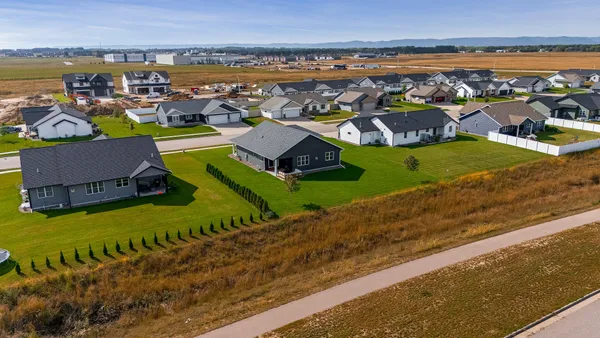 $525,000 | 1605 Waxwing Street, Holmen, WI 54636