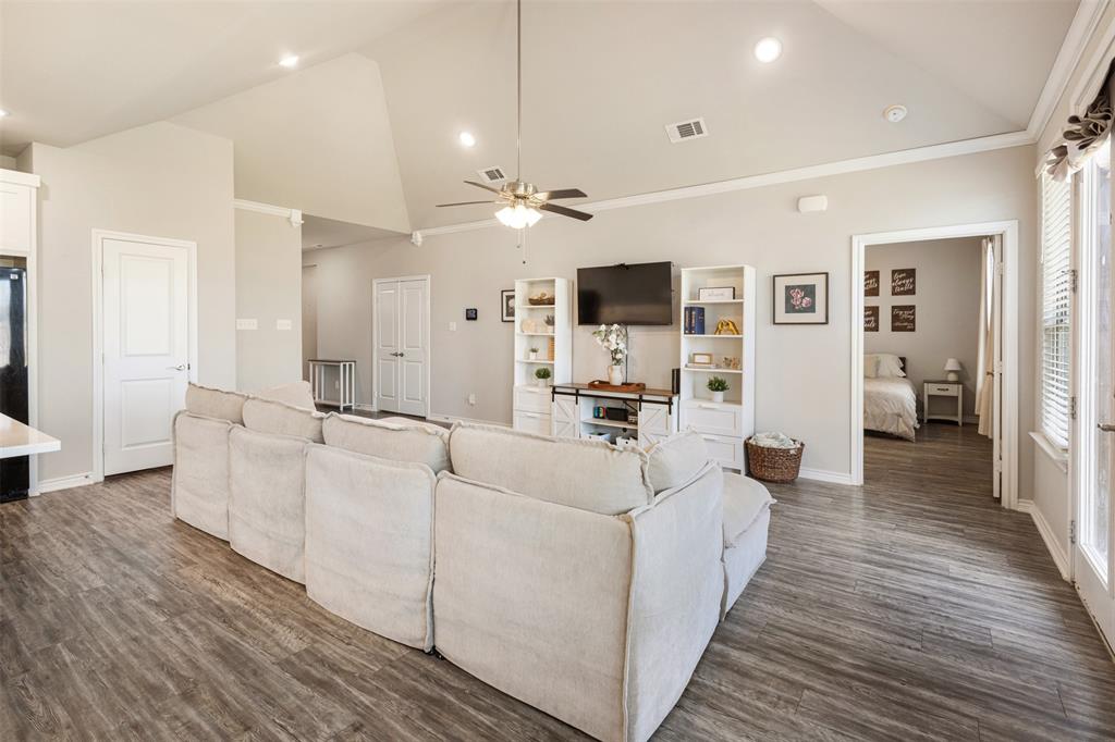 347 Preston Road Mabank, TX 75147 - Photo 7 of 31