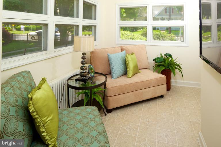 406 Baltimore Road Rockville, MD 20850 - Photo 2 of 19 Interior (General)