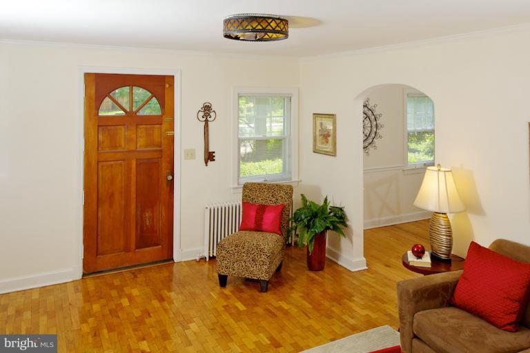 406 Baltimore Road Rockville, MD 20850 - Photo 13 of 19 Living Room