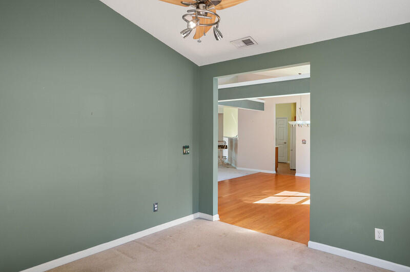 24 Honeycomb Court Ridgeland, SC 29936 - Photo 12 of 39 Den1