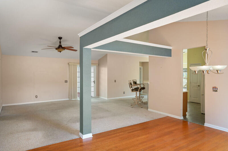 24 Honeycomb Court Ridgeland, SC 29936 - Photo 15 of 39 Dining to Living room