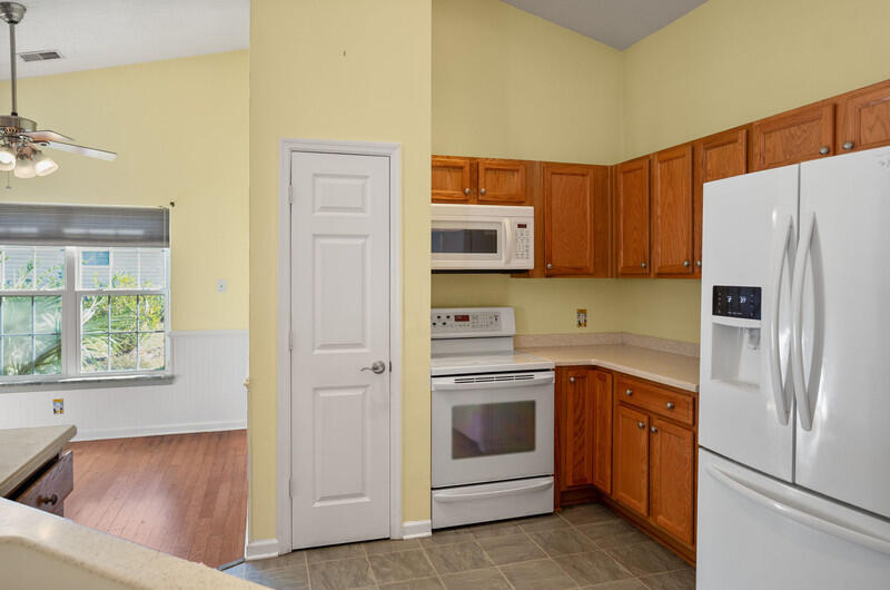 24 Honeycomb Court Ridgeland, SC 29936 - Photo 22 of 39 Kitchen1