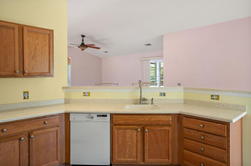 24 Honeycomb Court Ridgeland, SC 29936 - Photo 23 of 39 Kitchen2