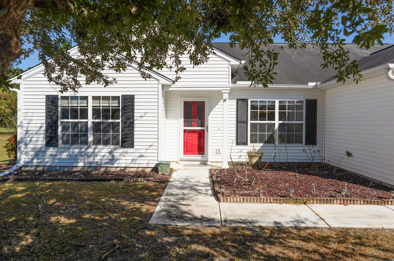 24 Honeycomb Court Ridgeland, SC 29936 - Photo 3 of 39 Front1