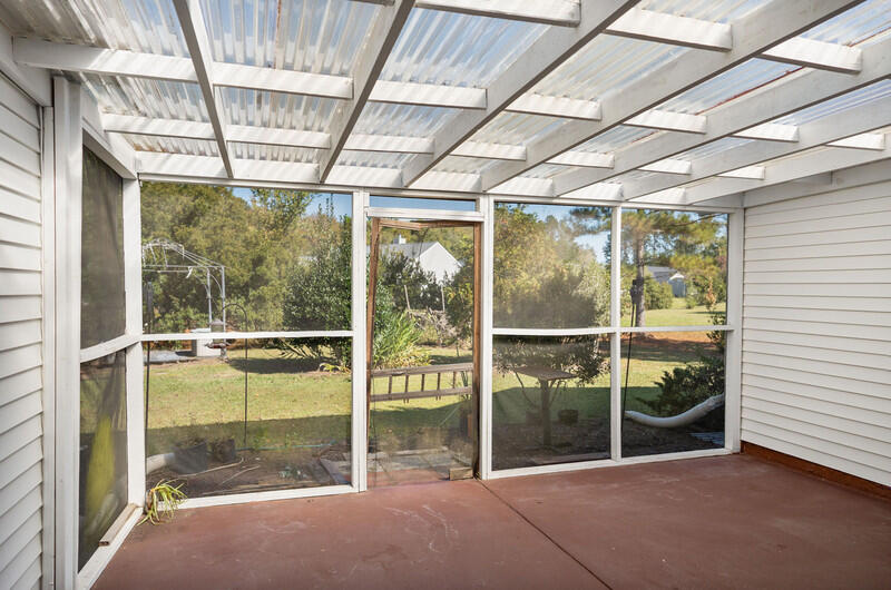 24 Honeycomb Court Ridgeland, SC 29936 - Photo 35 of 39 Sun room1