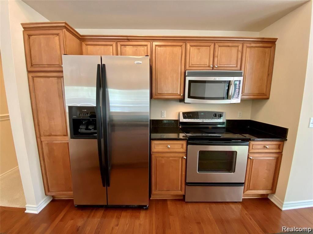 341 Village Way South Canton, MI 48188 - Photo 5 of 34