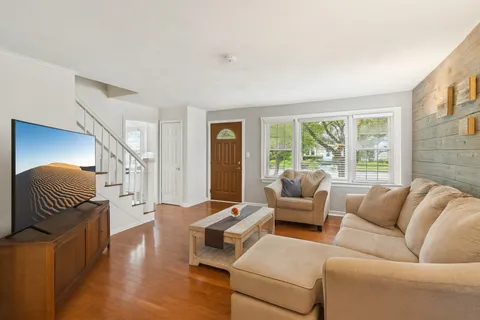 $429,000 | 2321 Lee Street, Evanston, IL 60202