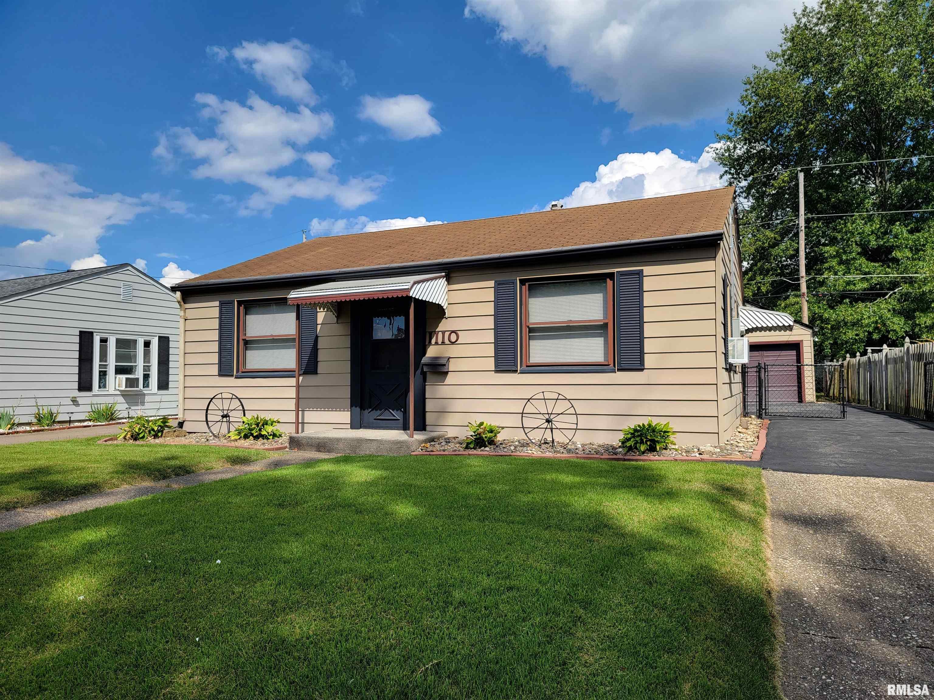 1110 39th Street Moline, IL 61265 - Photo 1 of 31 Gallery Image 1