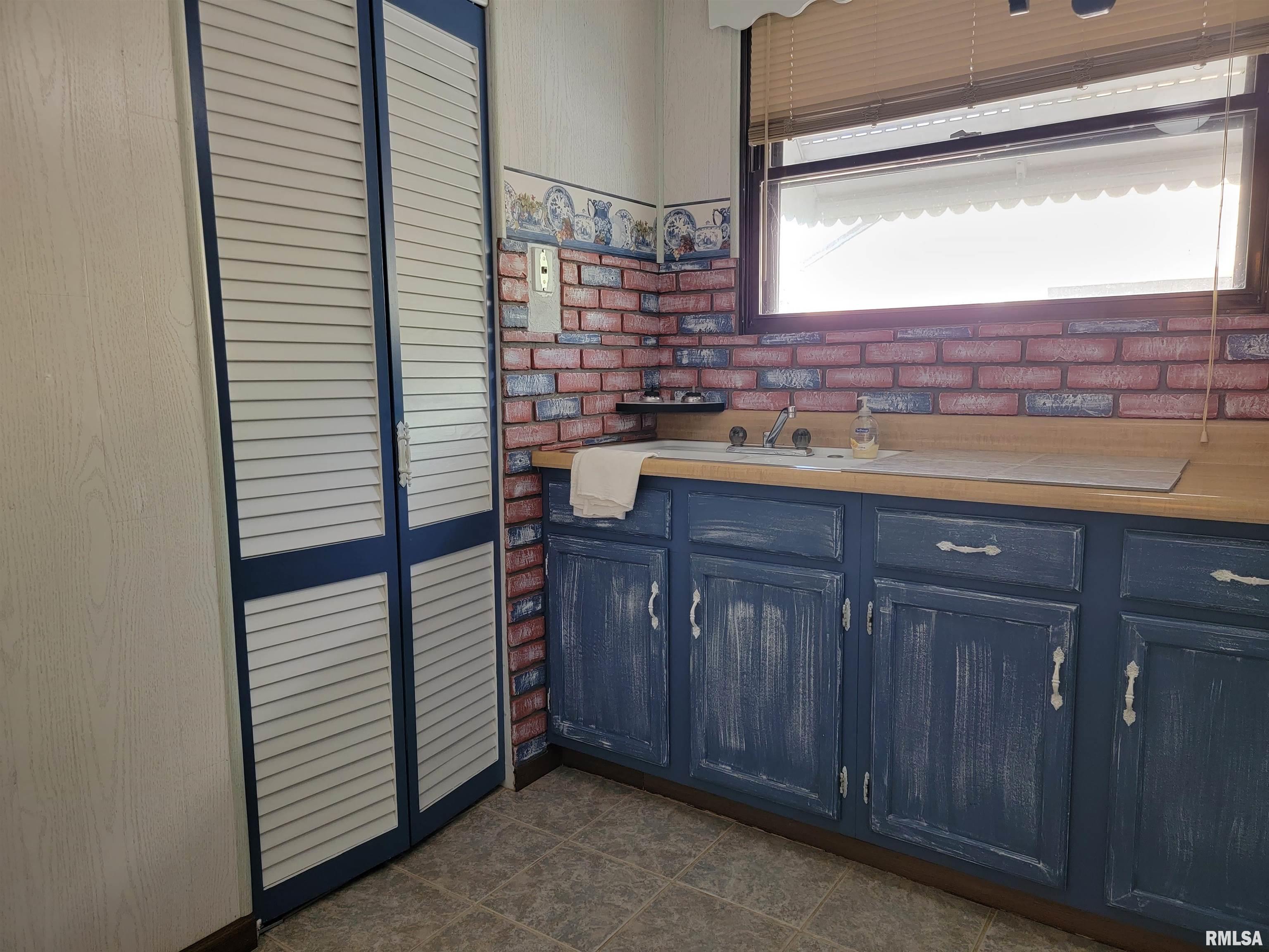 1110 39th Street Moline, IL 61265 - Photo 15 of 31 Gallery Image 15