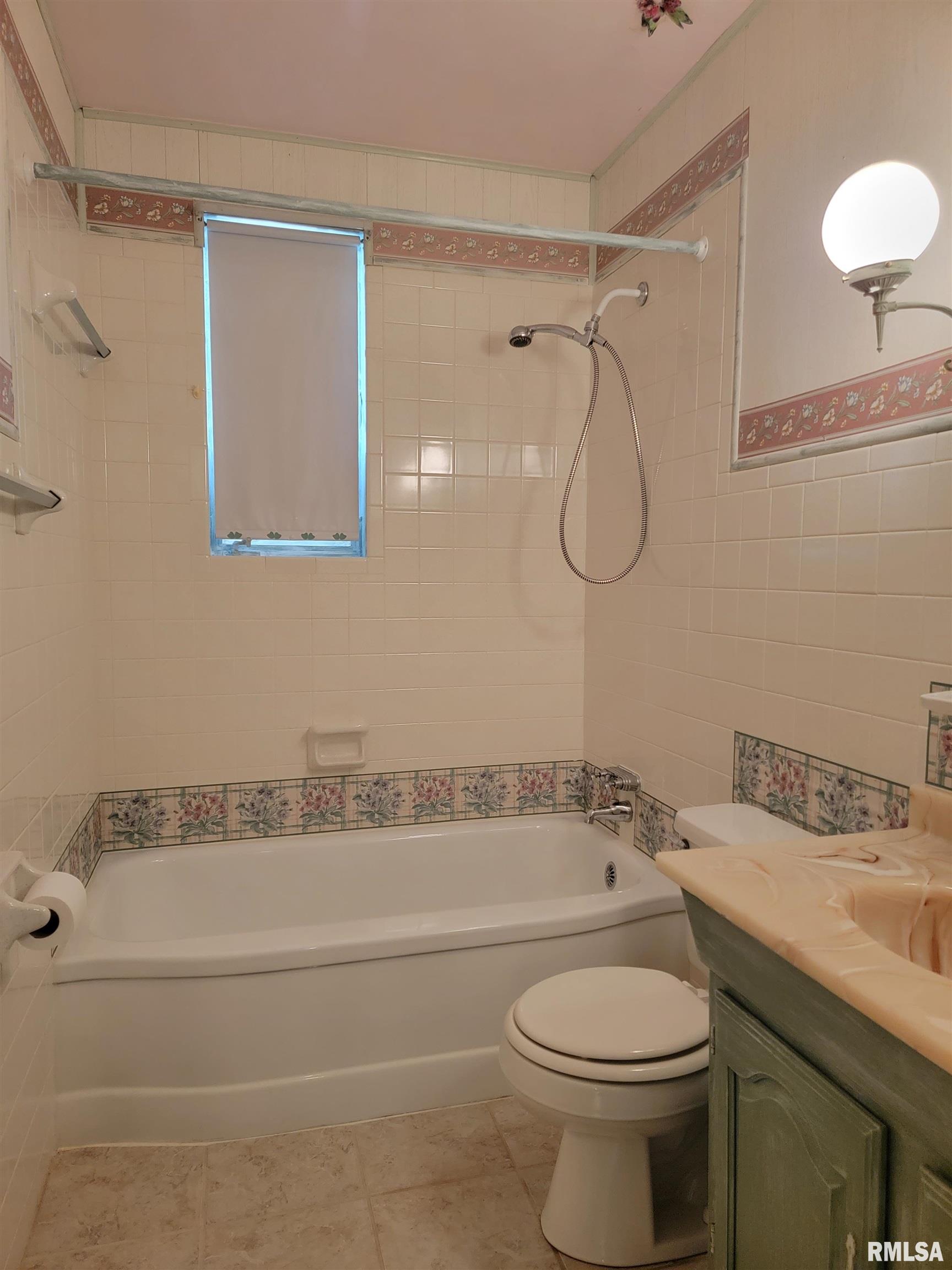 1110 39th Street Moline, IL 61265 - Photo 23 of 31 Gallery Image 23