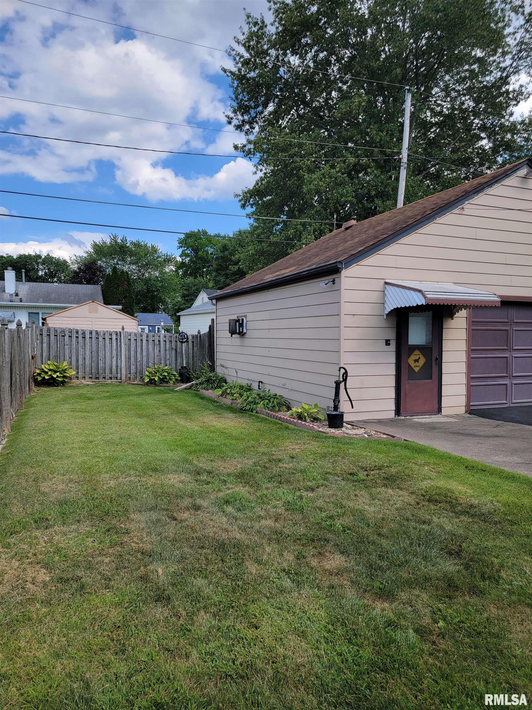 1110 39th Street Moline, IL 61265 - Photo 7 of 31 Gallery Image 7