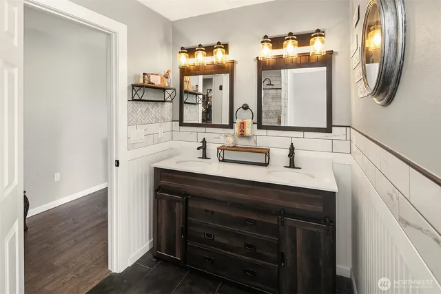 $897,500 | 411 West Alaska Avenue, Roslyn, WA 98941