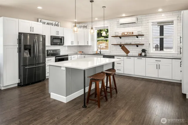 $897,500 | 411 West Alaska Avenue, Roslyn, WA 98941