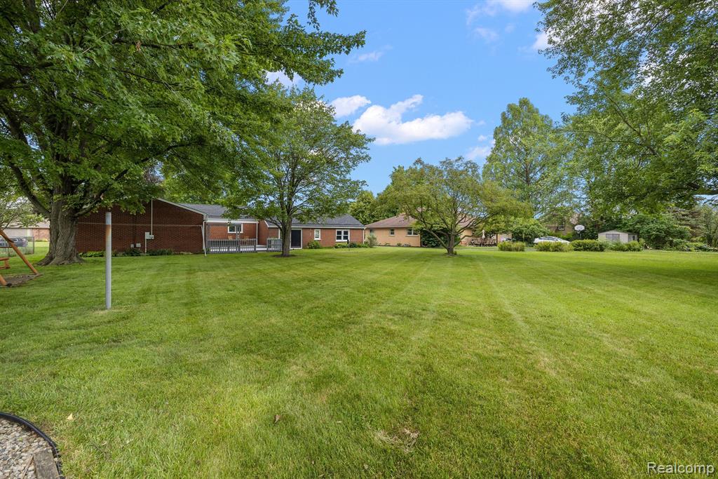 2910 Walbridge Road Rochester Hills, MI 48307 - Photo 4 of 38