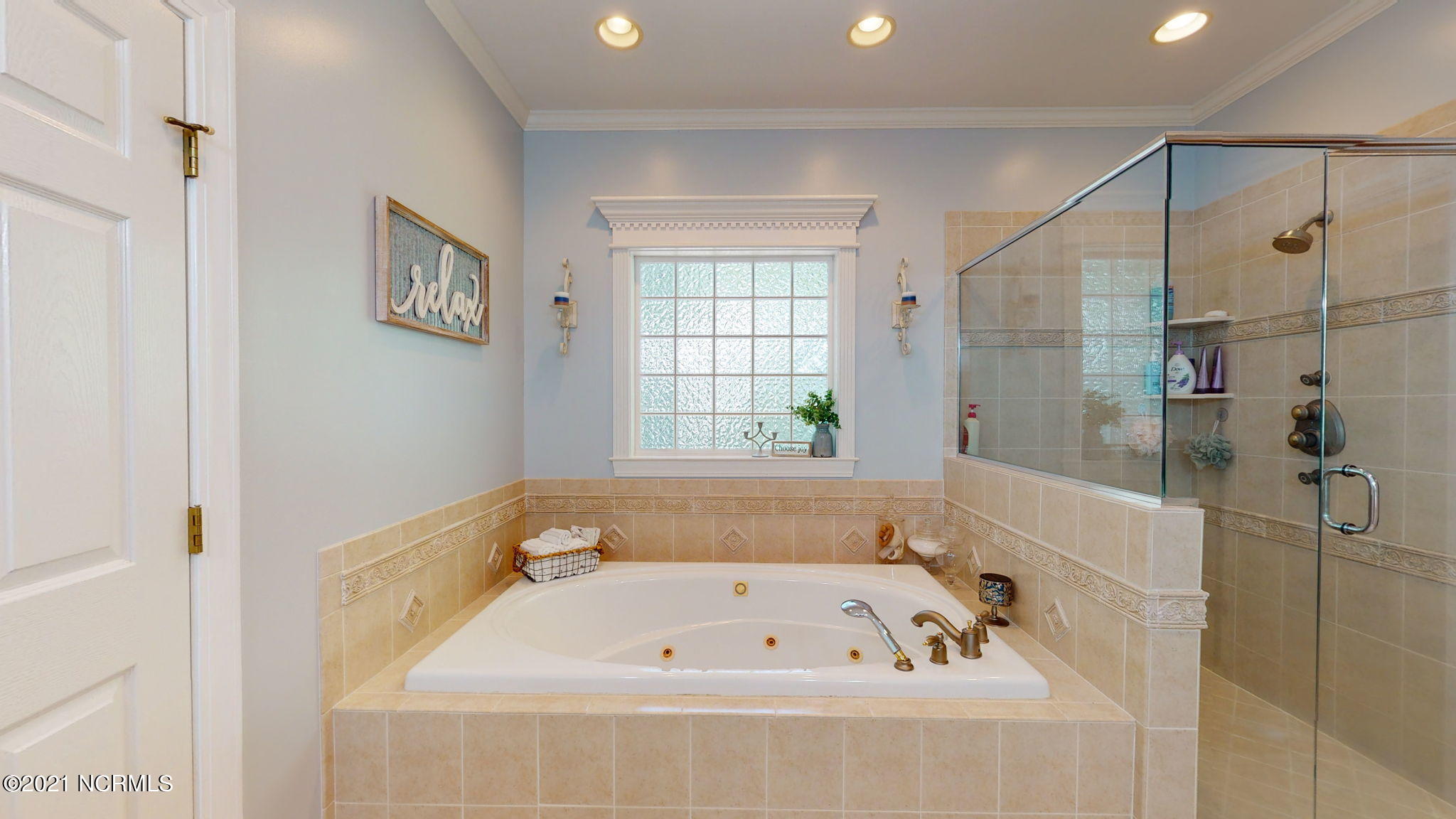 108 Walnut Road New Bern, NC 28562 - Photo 27 of 64 Master Bath