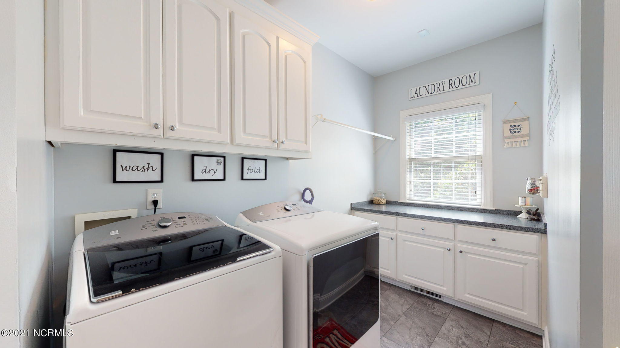 108 Walnut Road New Bern, NC 28562 - Photo 33 of 64 Laundry room
