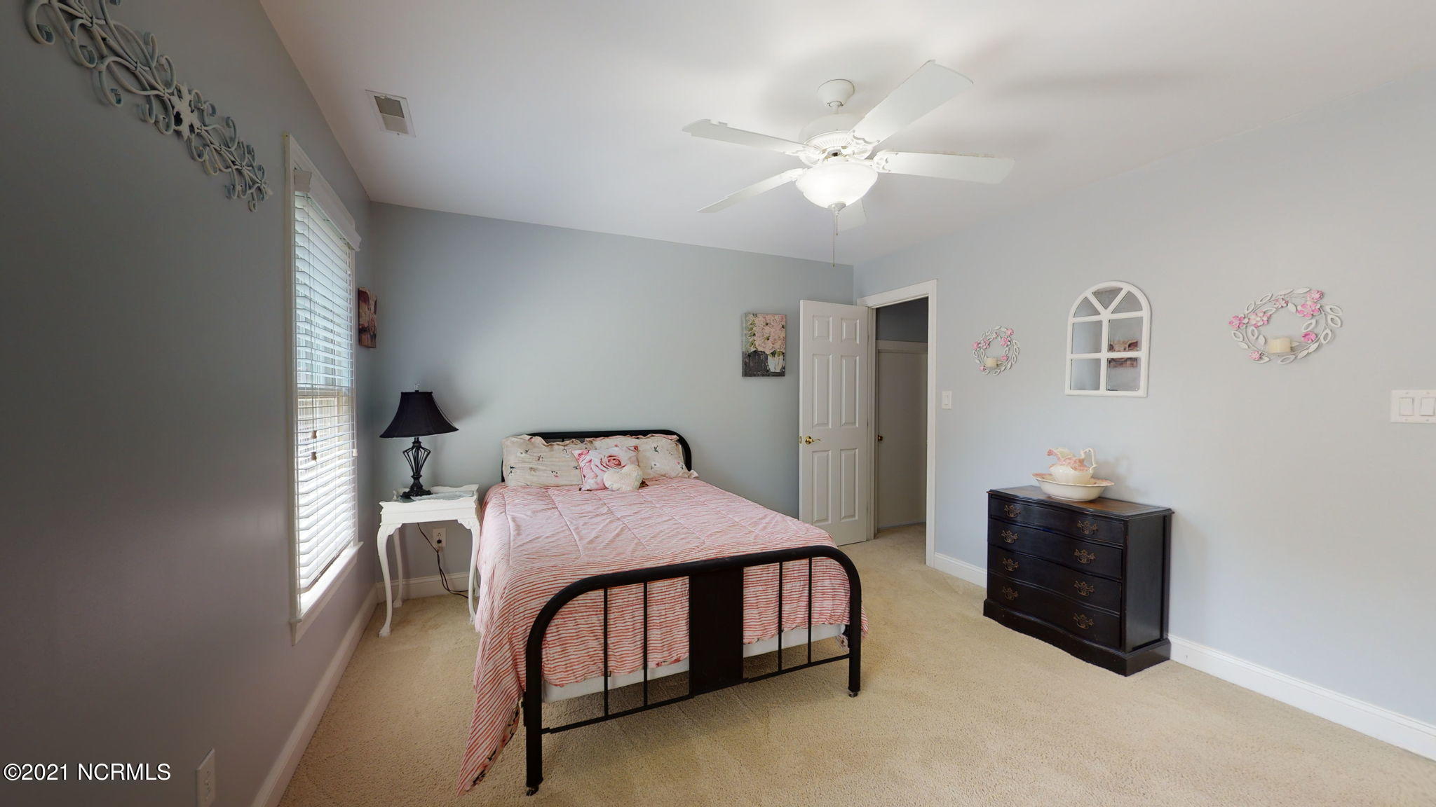 108 Walnut Road New Bern, NC 28562 - Photo 38 of 64 Guest room 2nd floor