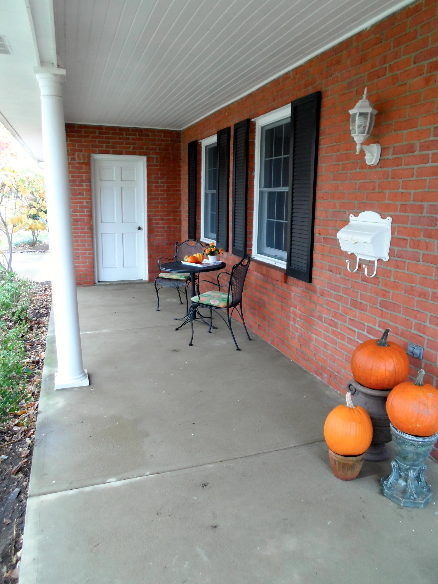 3942 Newhall Road Columbus, OH 43220 - Photo 3 of 23