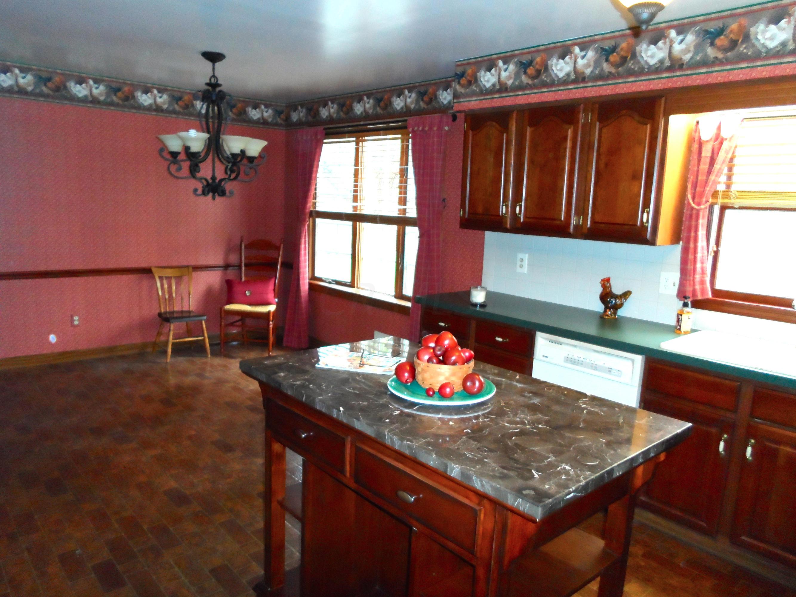 3942 Newhall Road Columbus, OH 43220 - Photo 7 of 23