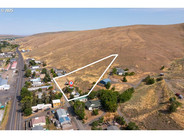 387 East Linden Way Heppner, OR 97836 - Photo 30 of 37 a view of city and mountain