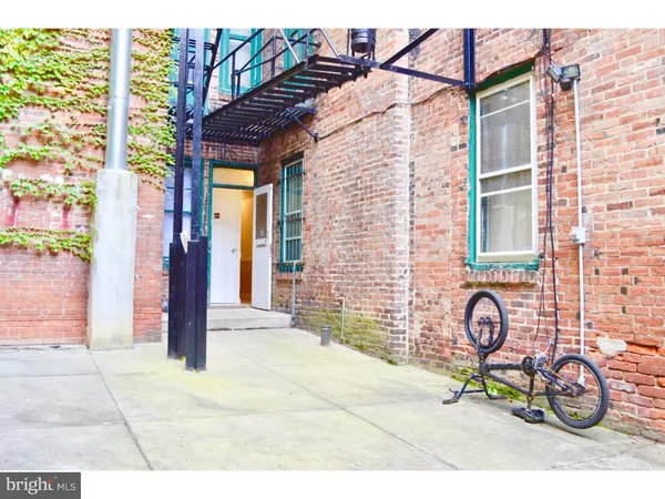 $1,195 | 332-34 South 17th Street, Unit 1C, Philadelphia, PA 19103