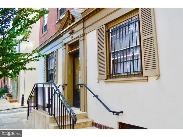 $1,195 | 332-34 South 17th Street, Unit 1C, Philadelphia, PA 19103