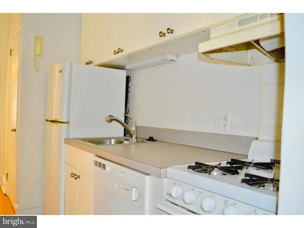 $1,195 | 332-34 South 17th Street, Unit 1C, Philadelphia, PA 19103