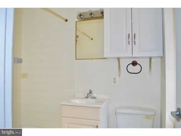 $1,195 | 332-34 South 17th Street, Unit 1C, Philadelphia, PA 19103