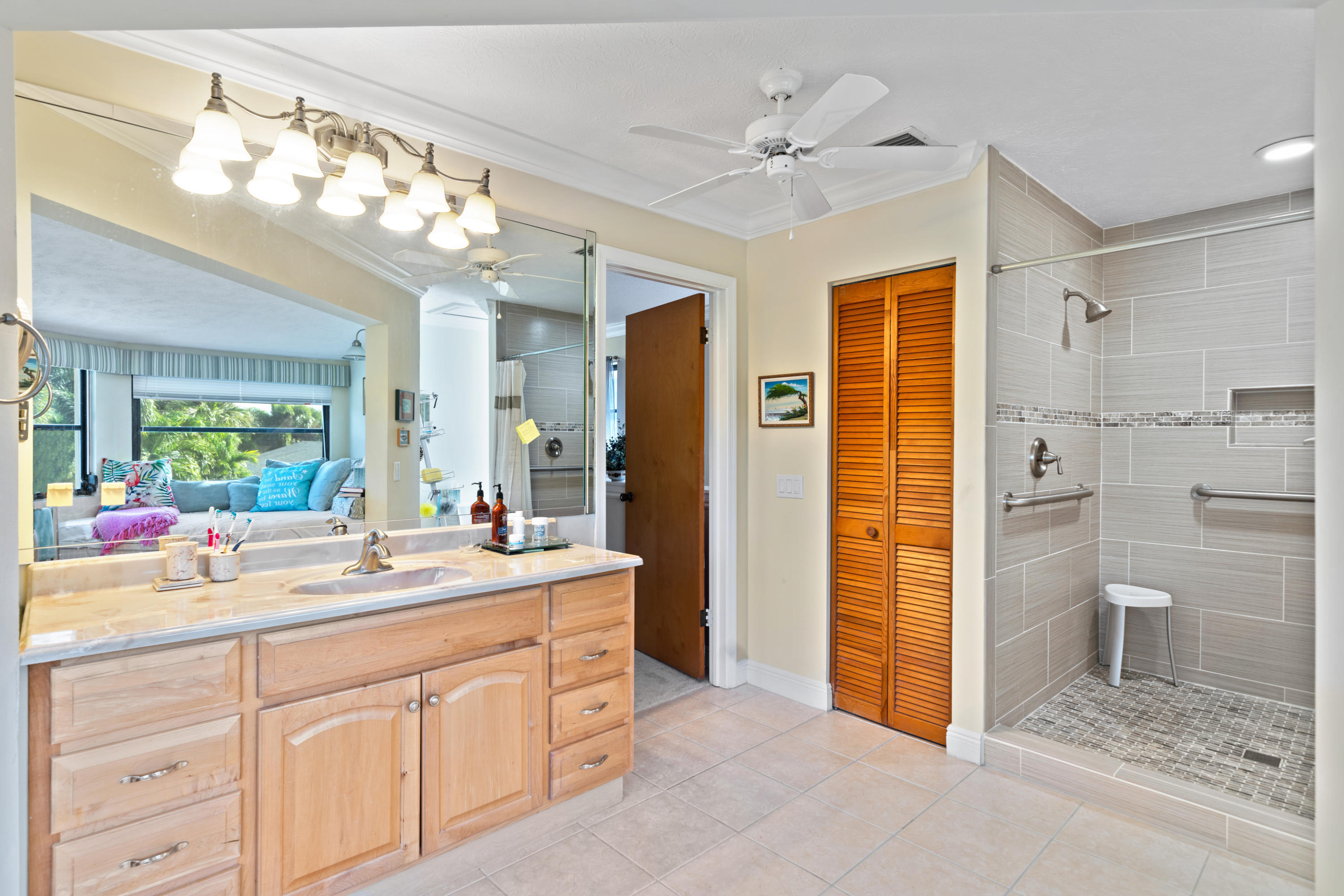 2016 Joy-Rene Lane North Palm Beach, FL 33408 - Photo 11 of 24 UNIT #1 BATH