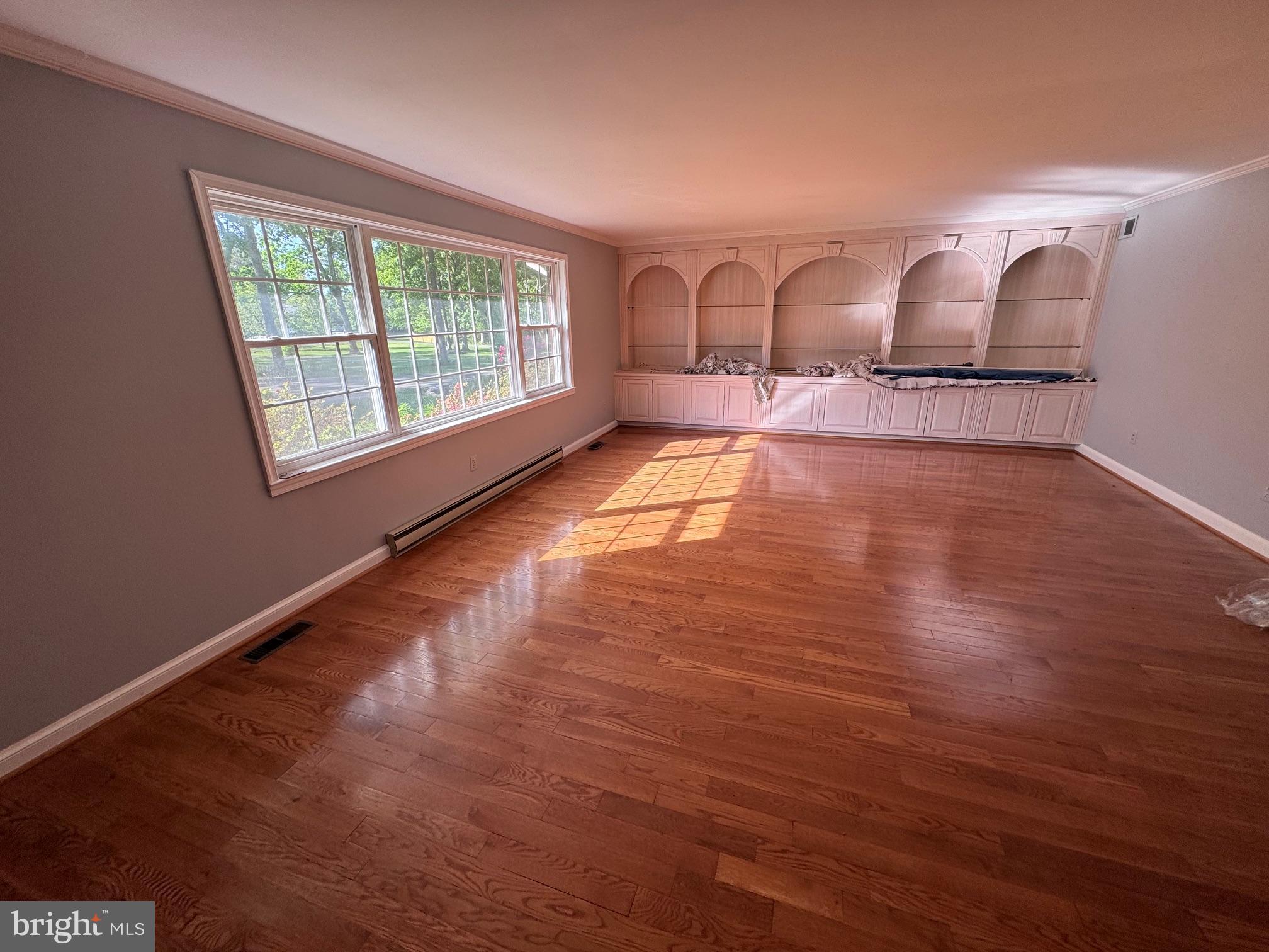 6375 Union Mill Road Clifton, VA 20124 - Photo 16 of 34 a room with natural light