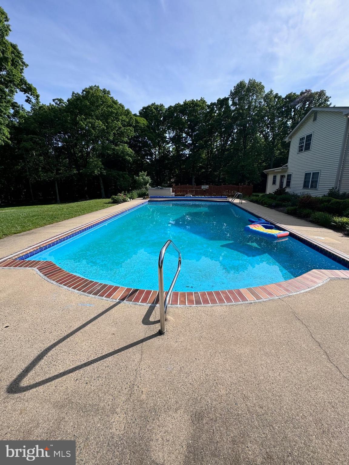 6375 Union Mill Road Clifton, VA 20124 - Photo 9 of 34 a view of a tennis court