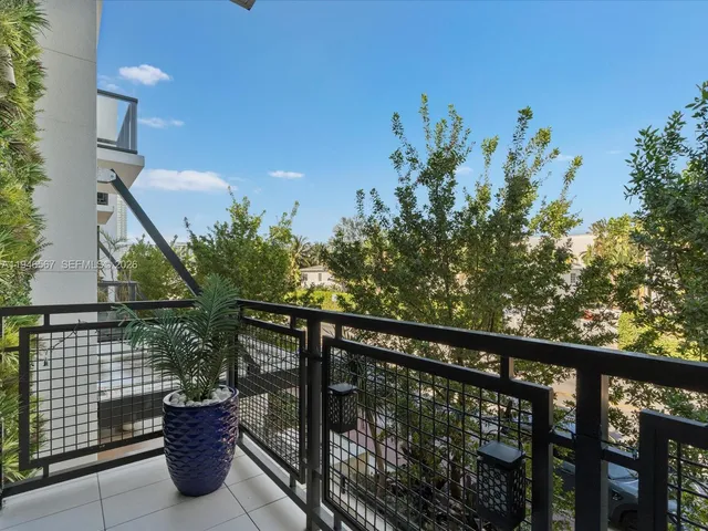 $815,000 | 1030 15th Street, Unit 213, Miami Beach, FL 33139