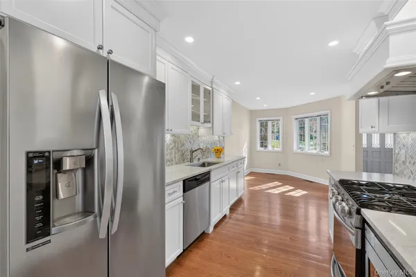 $669,000 | 24 Coventry Circle, Mahopac, NY 10541