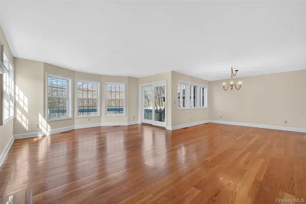 $669,000 | 24 Coventry Circle, Mahopac, NY 10541