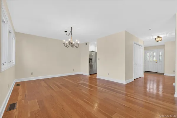 $669,000 | 24 Coventry Circle, Mahopac, NY 10541