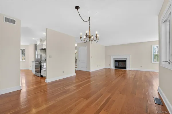 $669,000 | 24 Coventry Circle, Mahopac, NY 10541