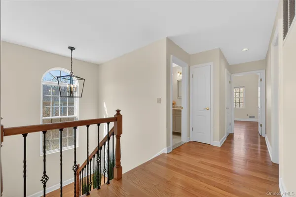 $669,000 | 24 Coventry Circle, Mahopac, NY 10541